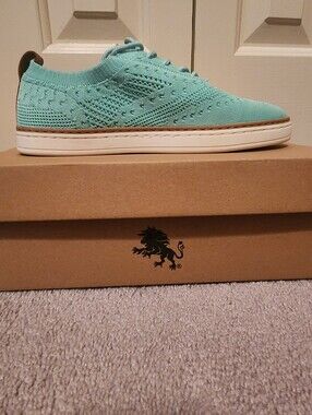 Vlado Women’s Light Blue Canvas Sneakers
